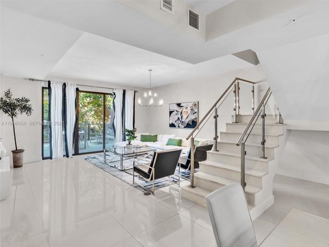 3040 N Ocean Blvd N103, Fort Lauderdale, FL 33308