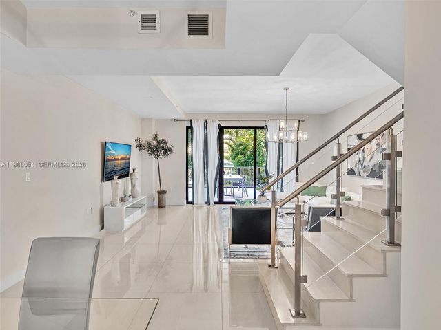 3040 N Ocean Blvd N103, Fort Lauderdale, FL 33308