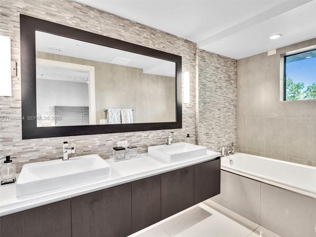 3040 N Ocean Blvd N103, Fort Lauderdale, FL 33308