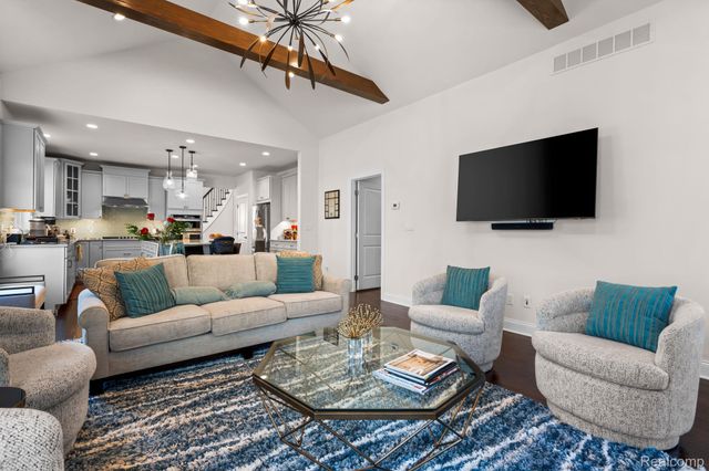 3020 N Spurway Drive, Ann Arbor, MI 48105