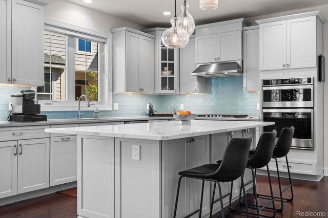 3020 N Spurway Drive, Ann Arbor, MI 48105