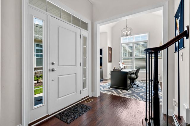 3020 N Spurway Drive, Ann Arbor, MI 48105