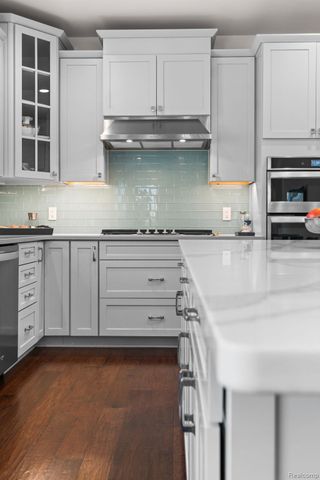 3020 N Spurway Drive, Ann Arbor, MI 48105