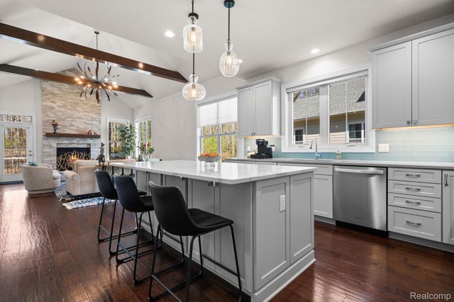 3020 N Spurway Drive, Ann Arbor, MI 48105