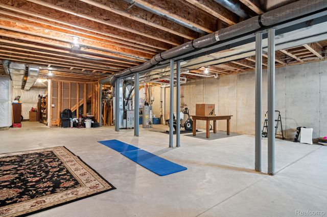 3020 N Spurway Drive, Ann Arbor, MI 48105