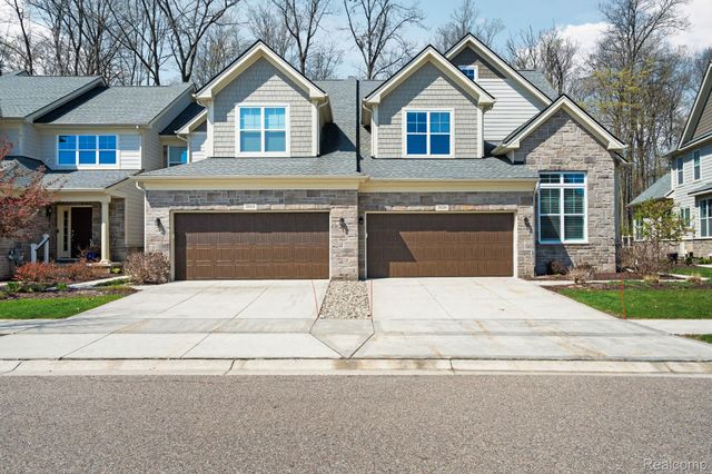 3020 N Spurway Drive, Ann Arbor, MI 48105