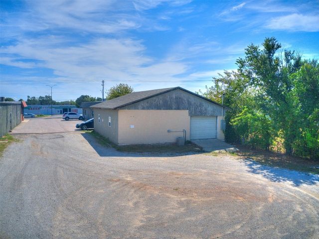 2302 N Harrison Street, Shawnee, OK 74804