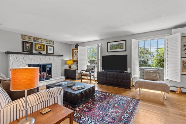 11 Stonegate Road, Warren, RI 02885