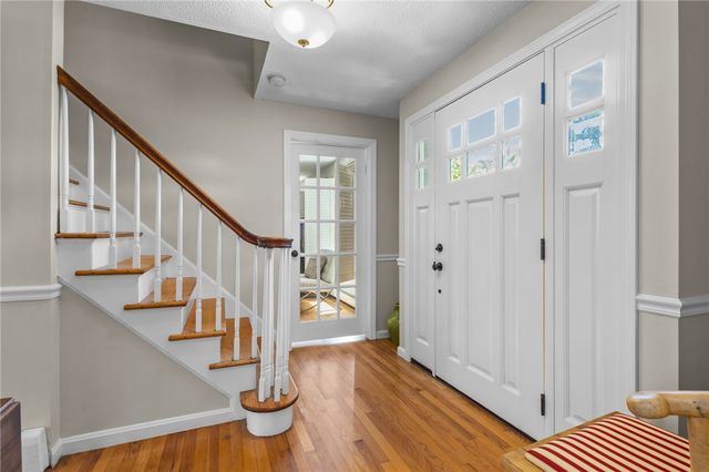 11 Stonegate Road, Warren, RI 02885