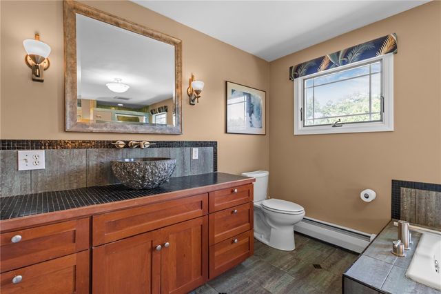 11 Stonegate Road, Warren, RI 02885