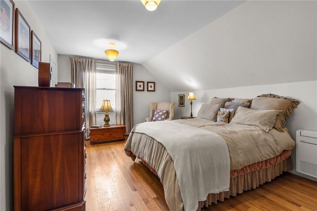 11 Stonegate Road, Warren, RI 02885