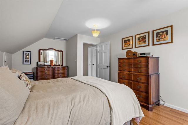 11 Stonegate Road, Warren, RI 02885