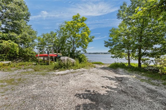 11 Stonegate Road, Warren, RI 02885