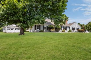 11 Stonegate Road, Warren, RI 02885