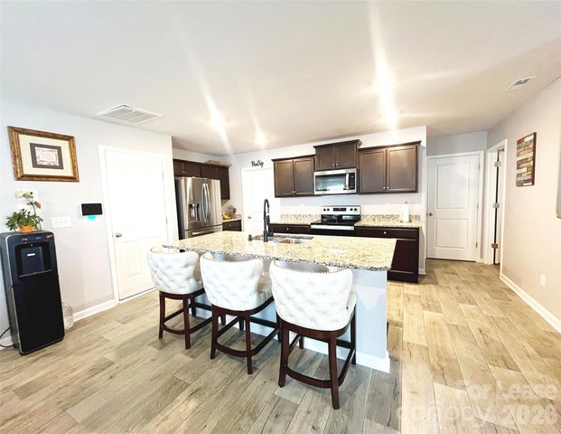 3044 Winesap Drive, Dallas, NC 28034