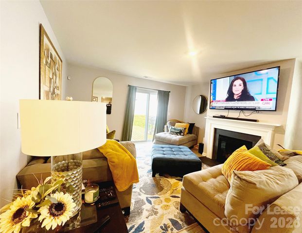3044 Winesap Drive, Dallas, NC 28034