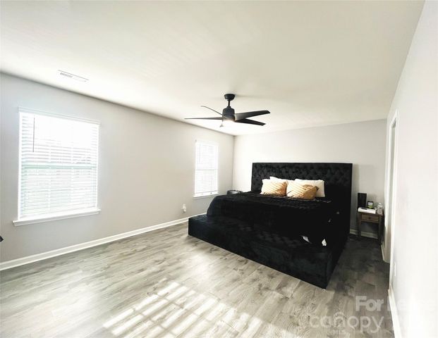 3044 Winesap Drive, Dallas, NC 28034
