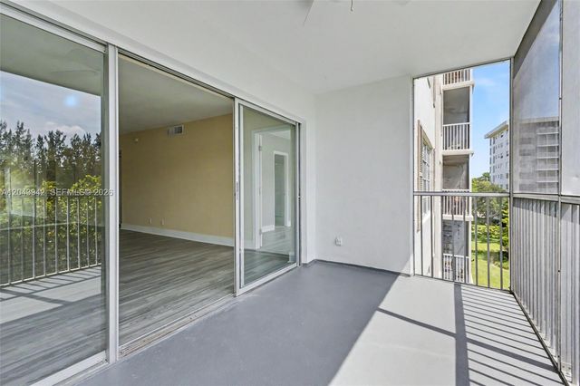 3250 N Palm Aire Dr 406, Pompano Beach, FL 33069