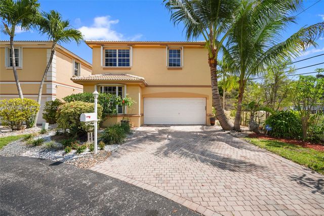 1282 Grant Court, Hollywood, FL 33019