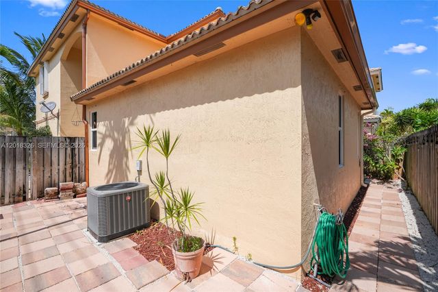 1282 Grant Court, Hollywood, FL 33019