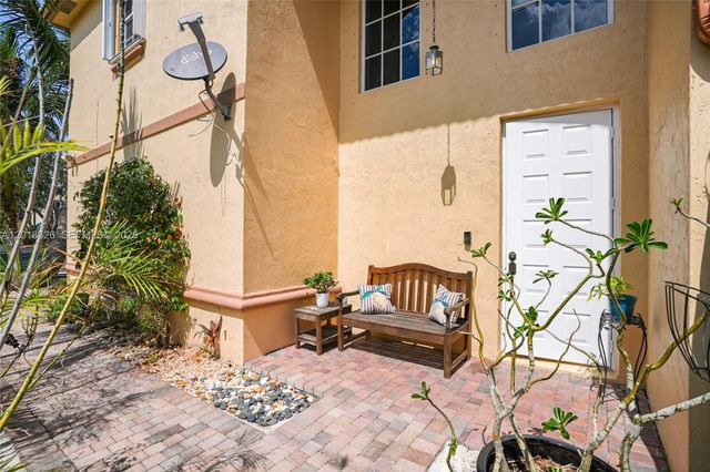 1282 Grant Court, Hollywood, FL 33019