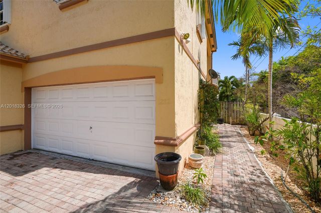 1282 Grant Court, Hollywood, FL 33019