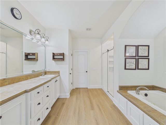 3603 SW Champagne Avenue, Bentonville, AR 72712