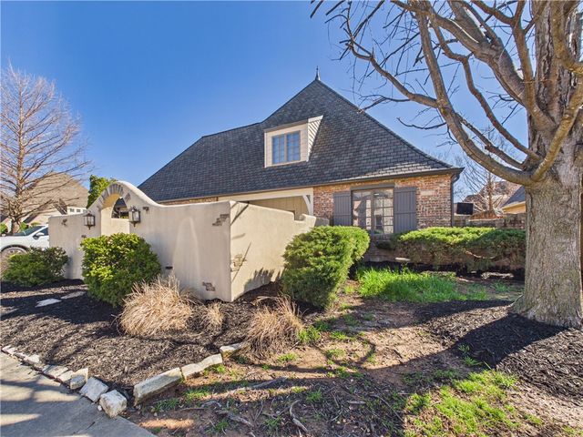 3603 SW Champagne Avenue, Bentonville, AR 72712