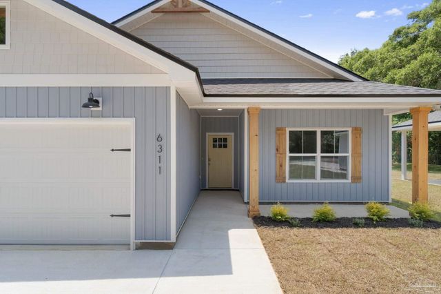 8300 Vickie St, Pensacola, FL 32514