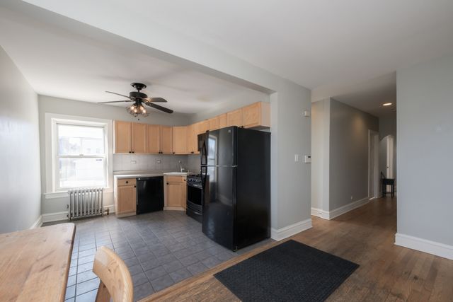 3135 W LELAND Avenue 1W, Chicago, IL 60625