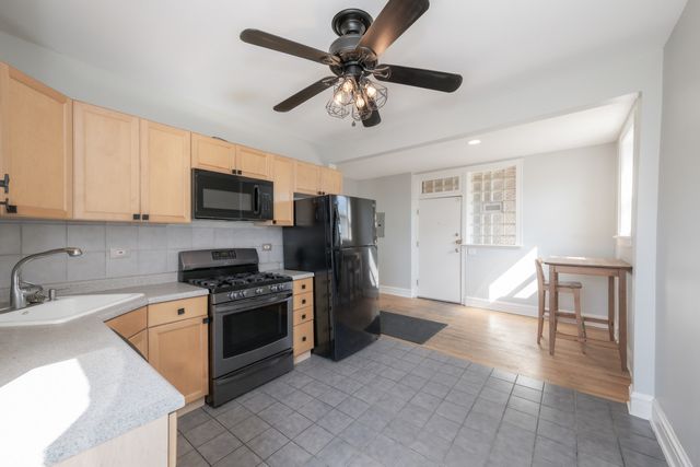 3135 W LELAND Avenue 1W, Chicago, IL 60625