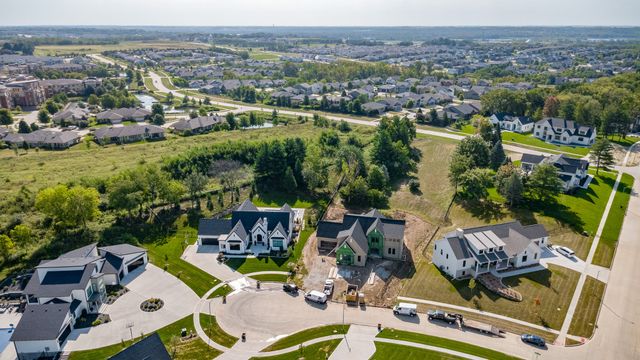 9468 Treehaven Court, West Des Moines, IA 50266
