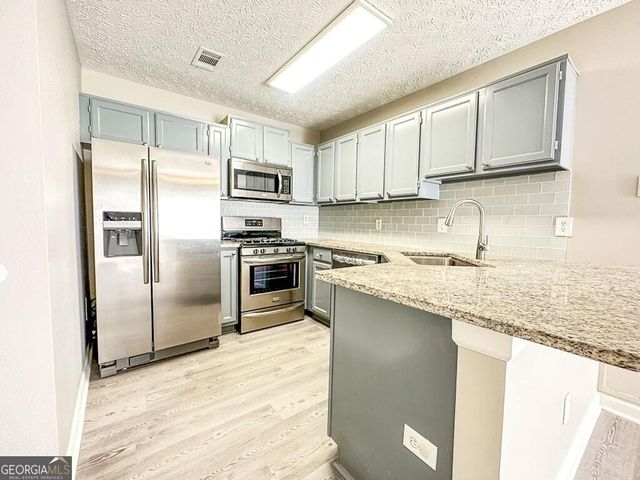 2747 Highland Ridge NW, Kennesaw, GA 30152