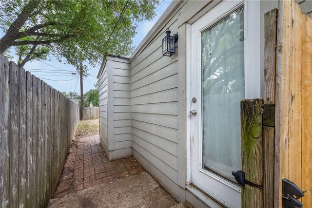 2802 Woodmeadow Drive, Bryan, TX 77802