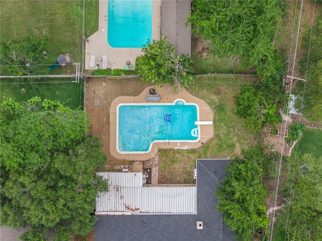 2802 Woodmeadow Drive, Bryan, TX 77802