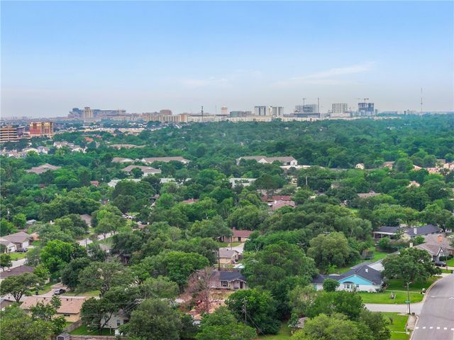 2802 Woodmeadow Drive, Bryan, TX 77802