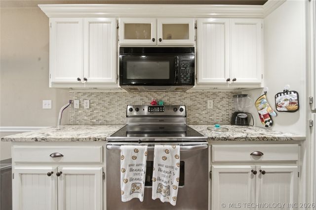 5318 Redbud Drive, Sand Springs, OK 74063