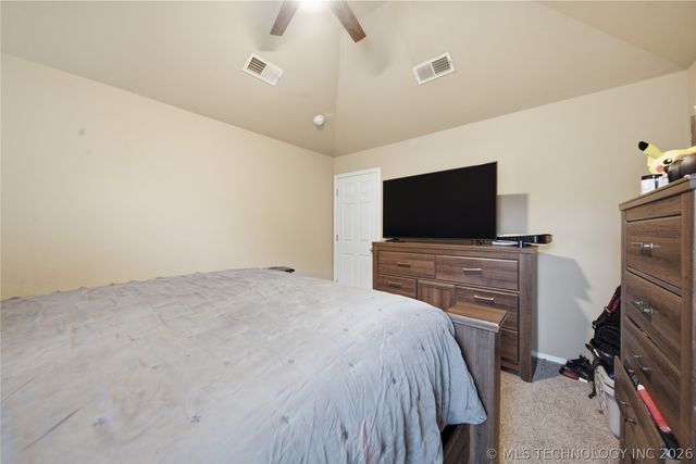 5318 Redbud Drive, Sand Springs, OK 74063