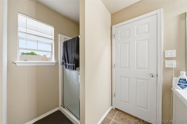 5318 Redbud Drive, Sand Springs, OK 74063