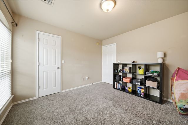 5318 Redbud Drive, Sand Springs, OK 74063