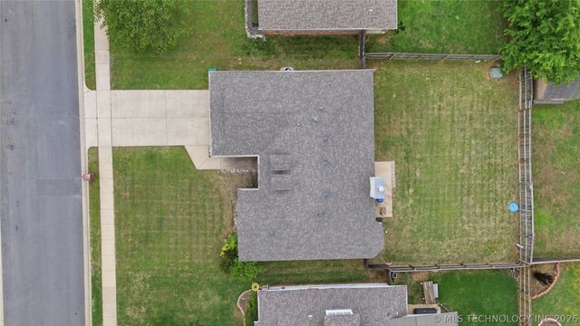 5318 Redbud Drive, Sand Springs, OK 74063