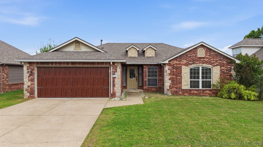 5318 Redbud Drive, Sand Springs, OK 74063