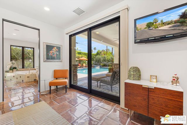 248 E Palo Verde Avenue, Palm Springs, CA 92264