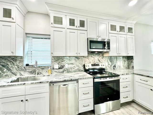 442 Ardmore Drive, Ferndale, MI 48220