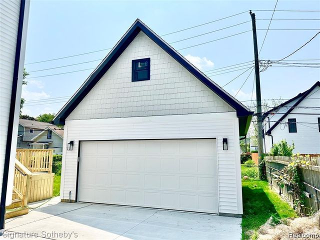 442 Ardmore Drive, Ferndale, MI 48220