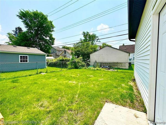 442 Ardmore Drive, Ferndale, MI 48220