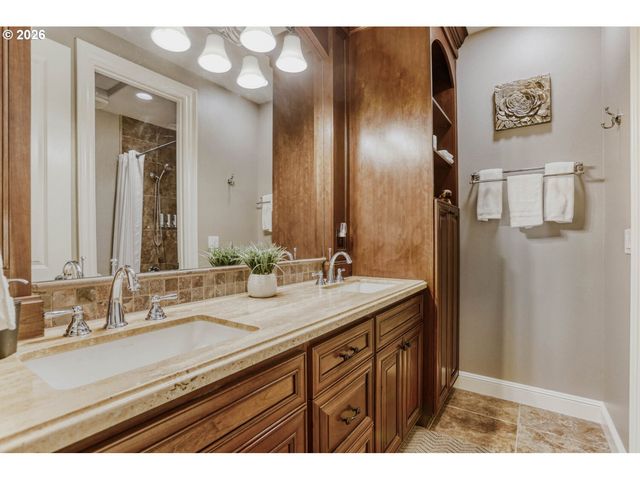 15809 Se PALERMO Ave, Happy Valley, OR 97086