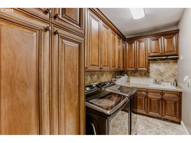 15809 Se PALERMO Ave, Happy Valley, OR 97086