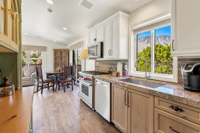 3330 Andreas Hills Drive, Palm Springs, CA 92264