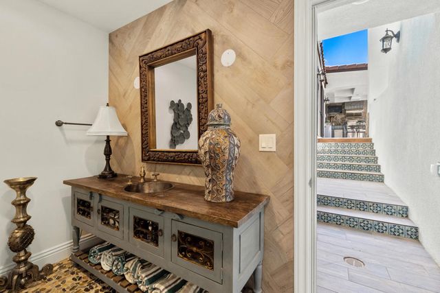 3330 Andreas Hills Drive, Palm Springs, CA 92264